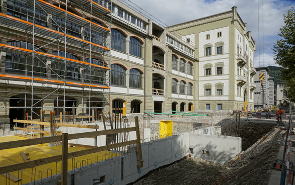 Das Bild zeigt Renovationsarbeiten an der Mannschaftskaserne I in Thun.